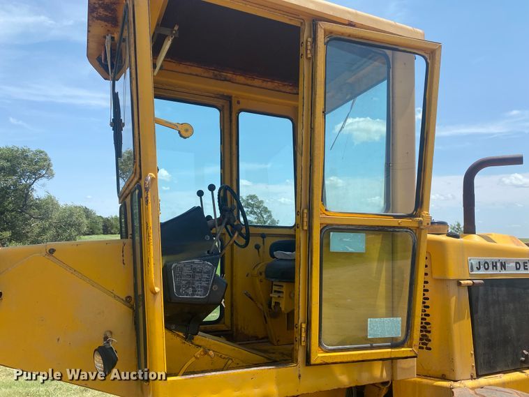 image for item DK8014 1978 John Deere 570A  rigid frame motor grader