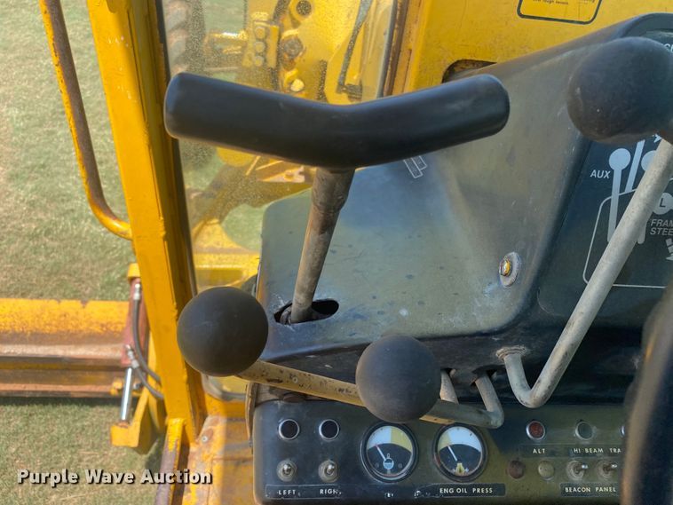 image for item DK8014 1978 John Deere 570A  rigid frame motor grader