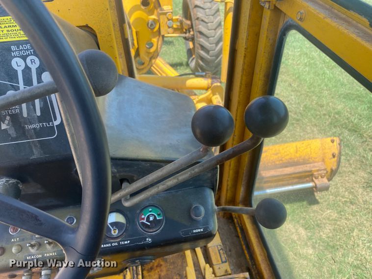 image for item DK8014 1978 John Deere 570A  rigid frame motor grader