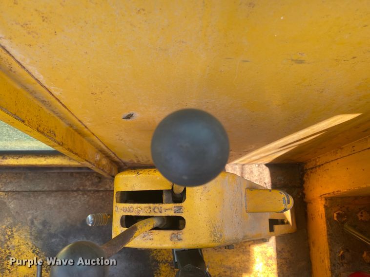 image for item DK8014 1978 John Deere 570A  rigid frame motor grader