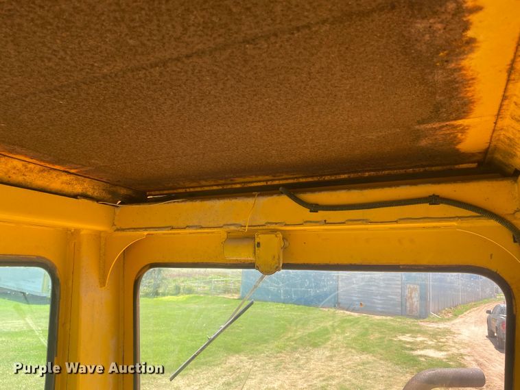 image for item DK8014 1978 John Deere 570A  rigid frame motor grader