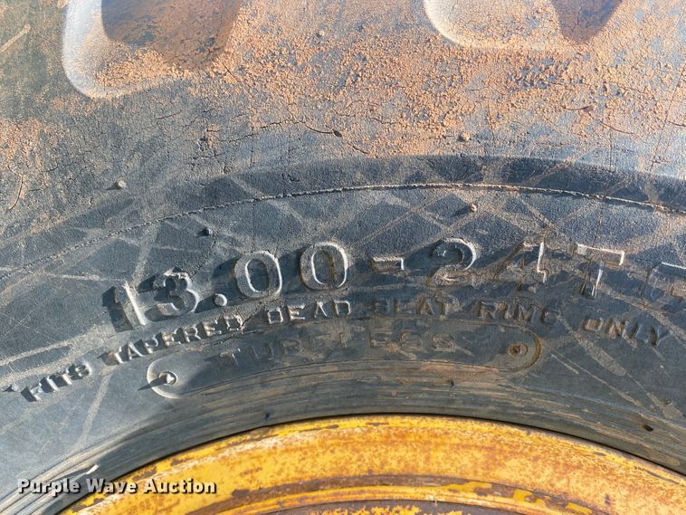 image for item DK8014 1978 John Deere 570A  rigid frame motor grader