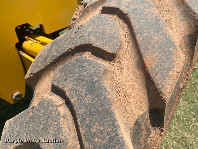 image for item DK8014 1978 John Deere 570A  rigid frame motor grader