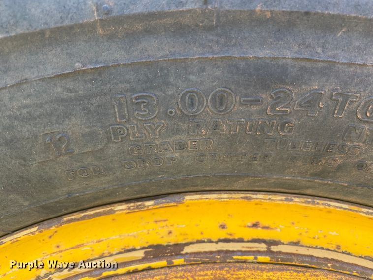 image for item DK8014 1978 John Deere 570A  rigid frame motor grader