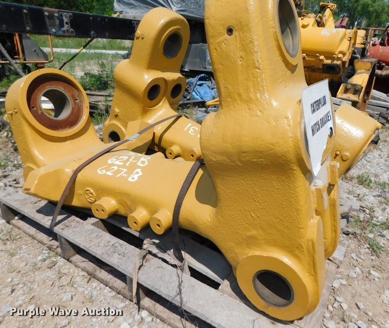 image for item DK8609 Caterpillar 631  scraper hitch brackets