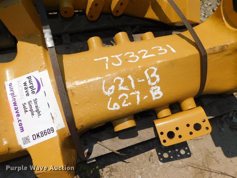 image for item DK8609 Caterpillar 631  scraper hitch brackets