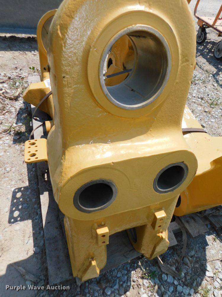 image for item DK8609 Caterpillar 631  scraper hitch brackets