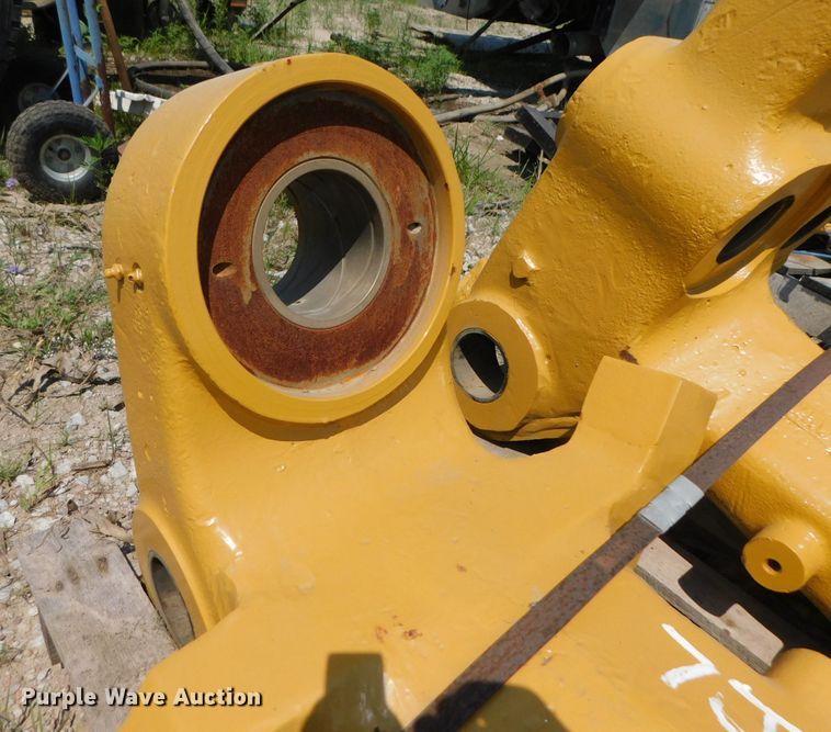 image for item DK8609 Caterpillar 631  scraper hitch brackets