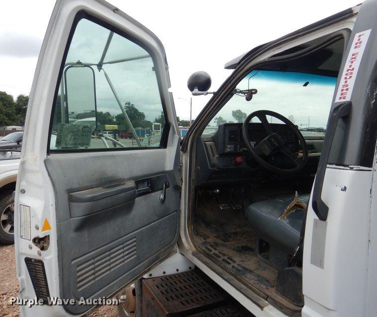 image for item DL0410 1995 Chevrolet Kodiak  winch truck