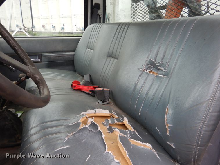 image for item DL0410 1995 Chevrolet Kodiak  winch truck