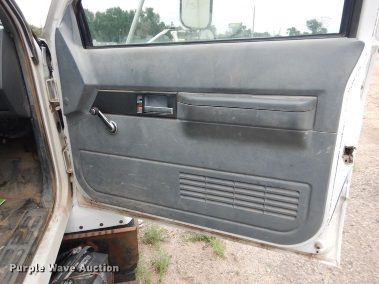 image for item DL0410 1995 Chevrolet Kodiak  winch truck