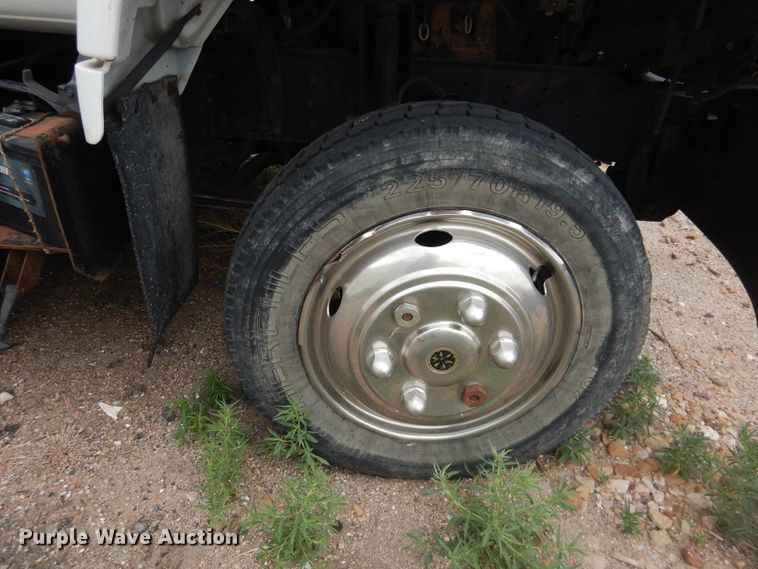 image for item DL0410 1995 Chevrolet Kodiak  winch truck