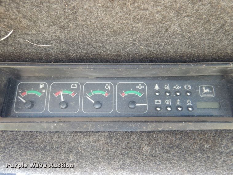 image for item DL3325 1999 John Deere 250  skid steer loader