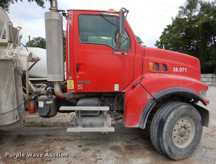 image for item DL3335 2006 Sterling LT8500  ready mix truck