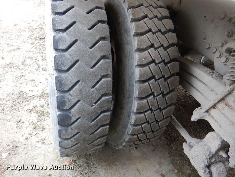 image for item DL3335 2006 Sterling LT8500  ready mix truck