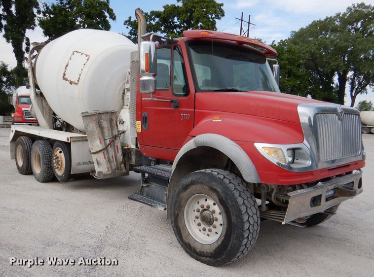 image for item DL3336 2006 International 7700  ready mix truck