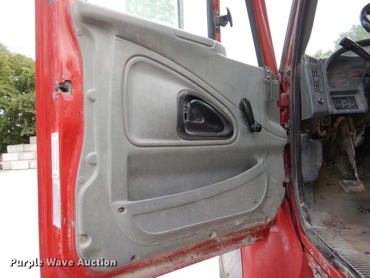 image for item DL3336 2006 International 7700  ready mix truck