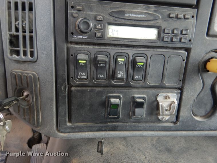 image for item DL3336 2006 International 7700  ready mix truck