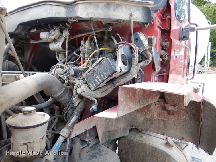 image for item DL3336 2006 International 7700  ready mix truck