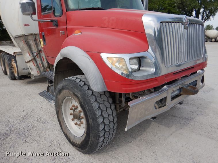 image for item DL3336 2006 International 7700  ready mix truck