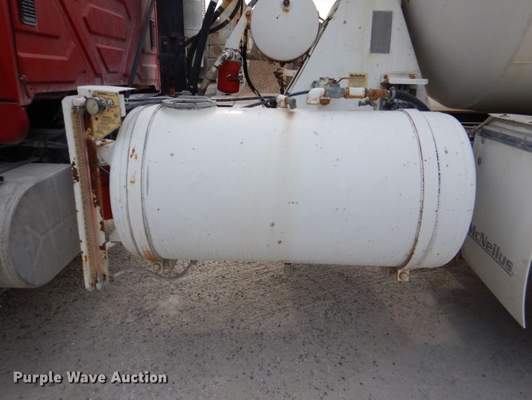 image for item DL3336 2006 International 7700  ready mix truck