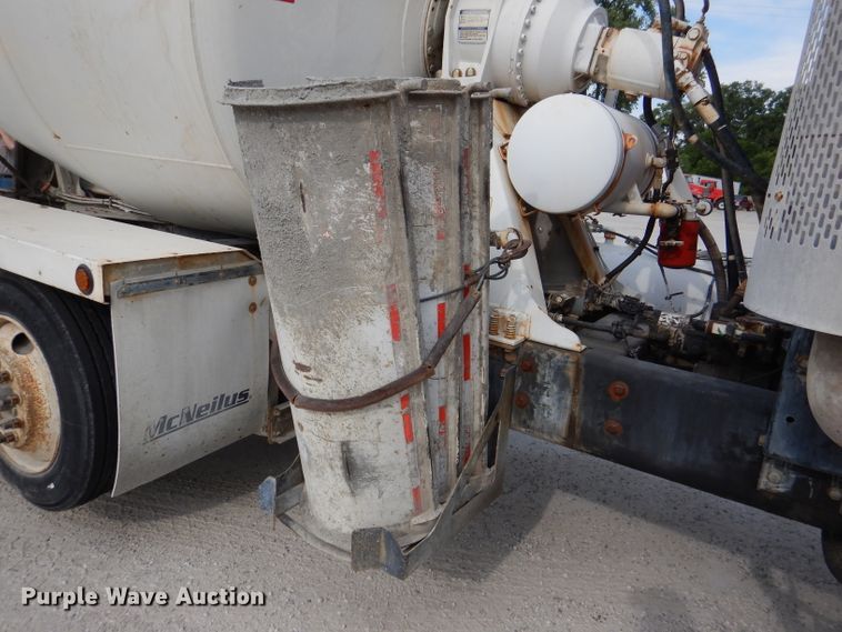 image for item DL3336 2006 International 7700  ready mix truck