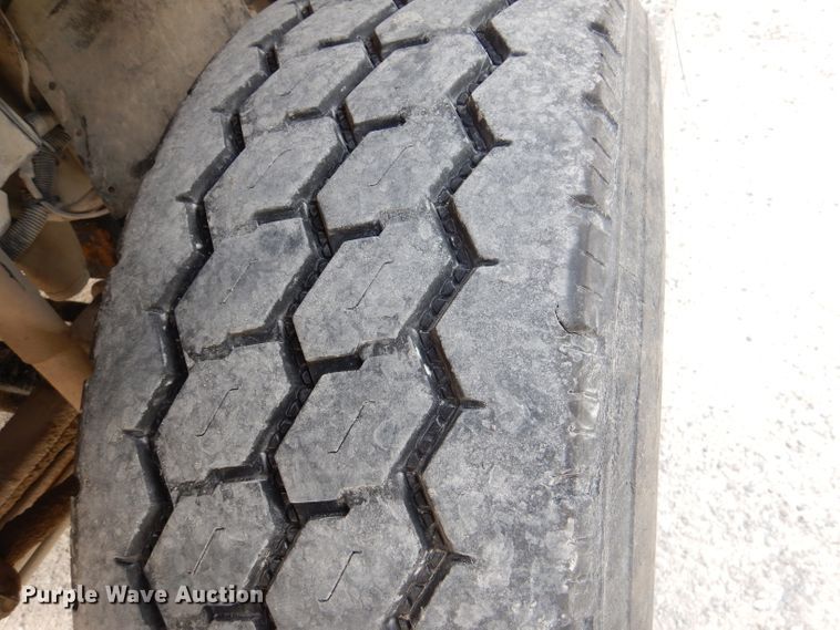 image for item DL3336 2006 International 7700  ready mix truck