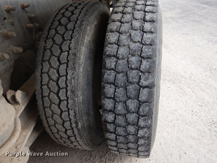 image for item DL3336 2006 International 7700  ready mix truck