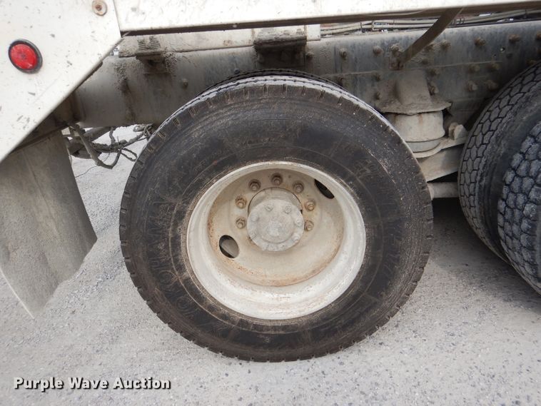 image for item DL3336 2006 International 7700  ready mix truck