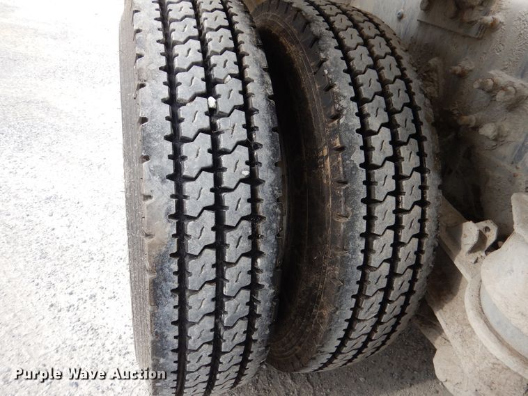 image for item DL3336 2006 International 7700  ready mix truck