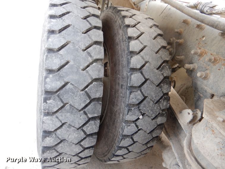 image for item DL3336 2006 International 7700  ready mix truck