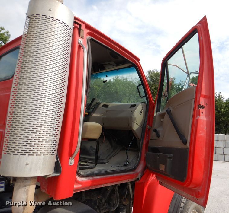 image for item DL3337 2006 Sterling LT8500  ready mix truck