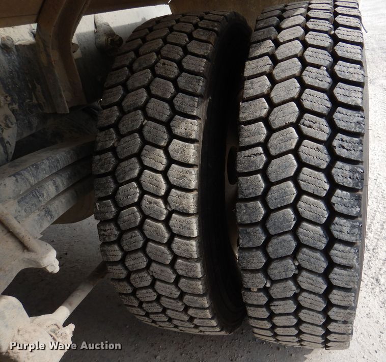 image for item DL3337 2006 Sterling LT8500  ready mix truck