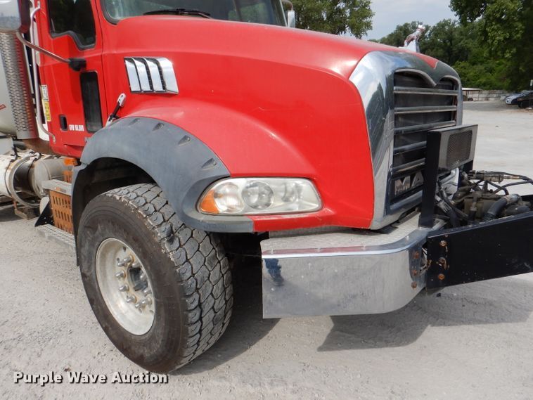 image for item DL3338 2008 Mack GU813  ready mix truck