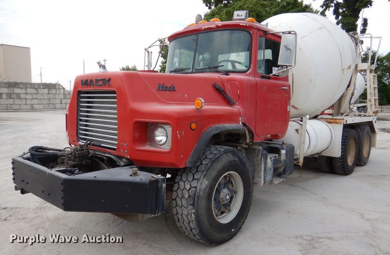 image for item DL3339 1997 Mack DM690S  ready mix truck