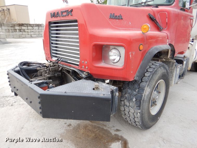 image for item DL3339 1997 Mack DM690S  ready mix truck