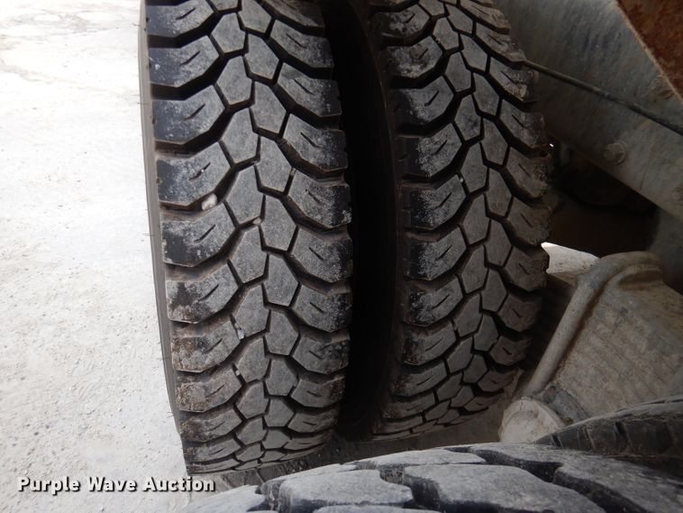 image for item DL3339 1997 Mack DM690S  ready mix truck