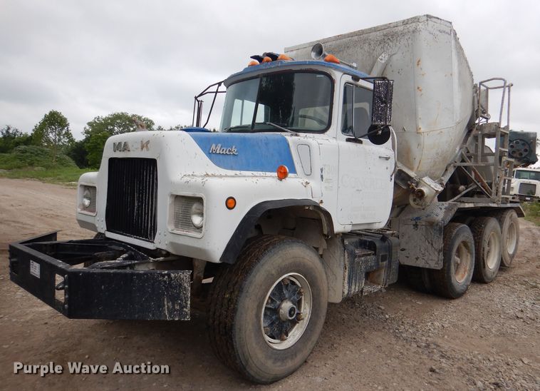 image for item DL3343 1986 Mack DM685S  ready mix truck