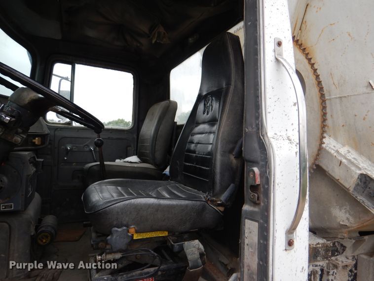 image for item DL3343 1986 Mack DM685S  ready mix truck