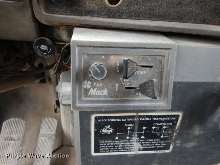 image for item DL3343 1986 Mack DM685S  ready mix truck