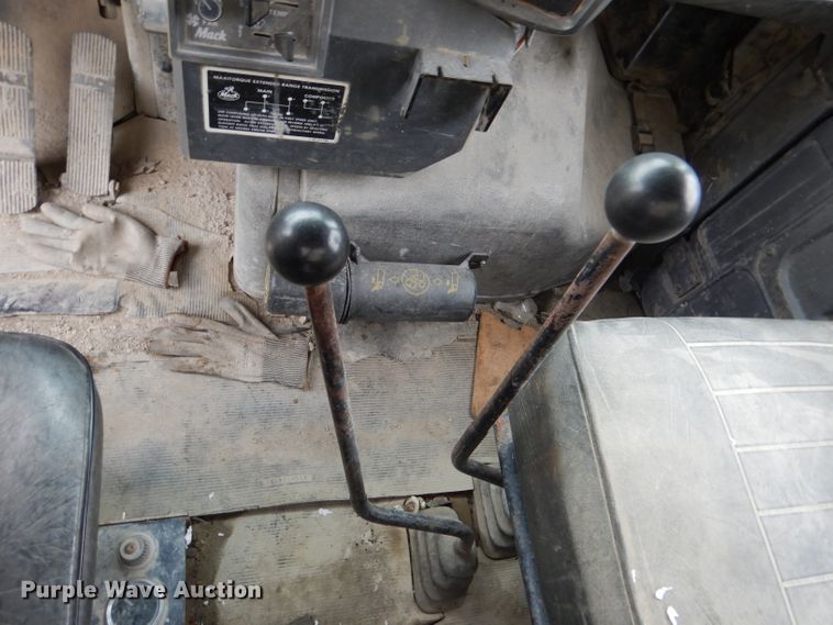 image for item DL3343 1986 Mack DM685S  ready mix truck