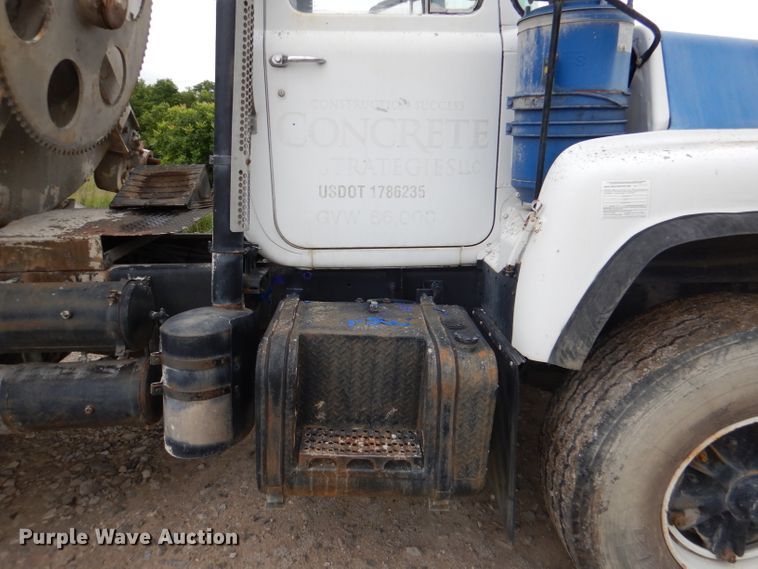 image for item DL3343 1986 Mack DM685S  ready mix truck