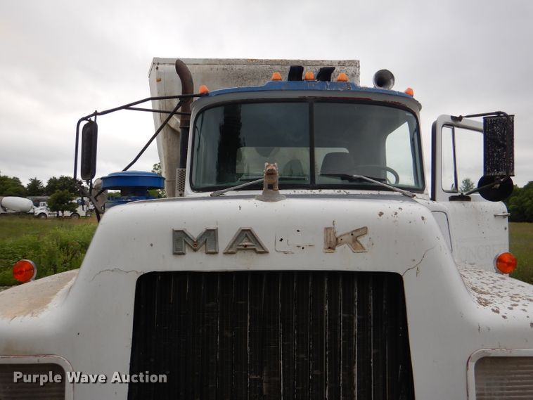 image for item DL3343 1986 Mack DM685S  ready mix truck