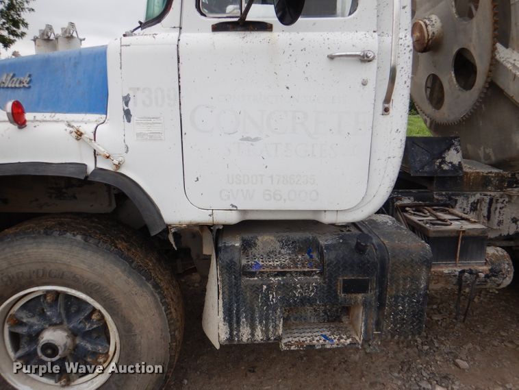 image for item DL3343 1986 Mack DM685S  ready mix truck