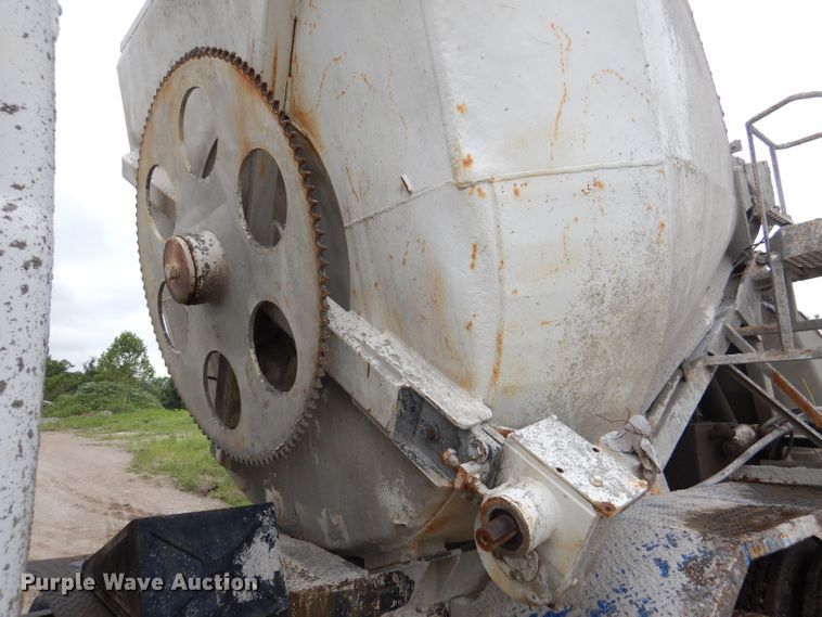 image for item DL3343 1986 Mack DM685S  ready mix truck