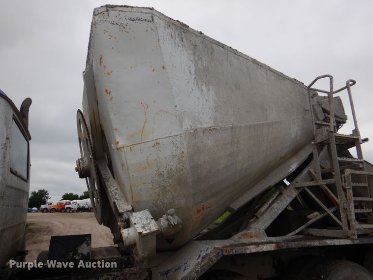 image for item DL3343 1986 Mack DM685S  ready mix truck