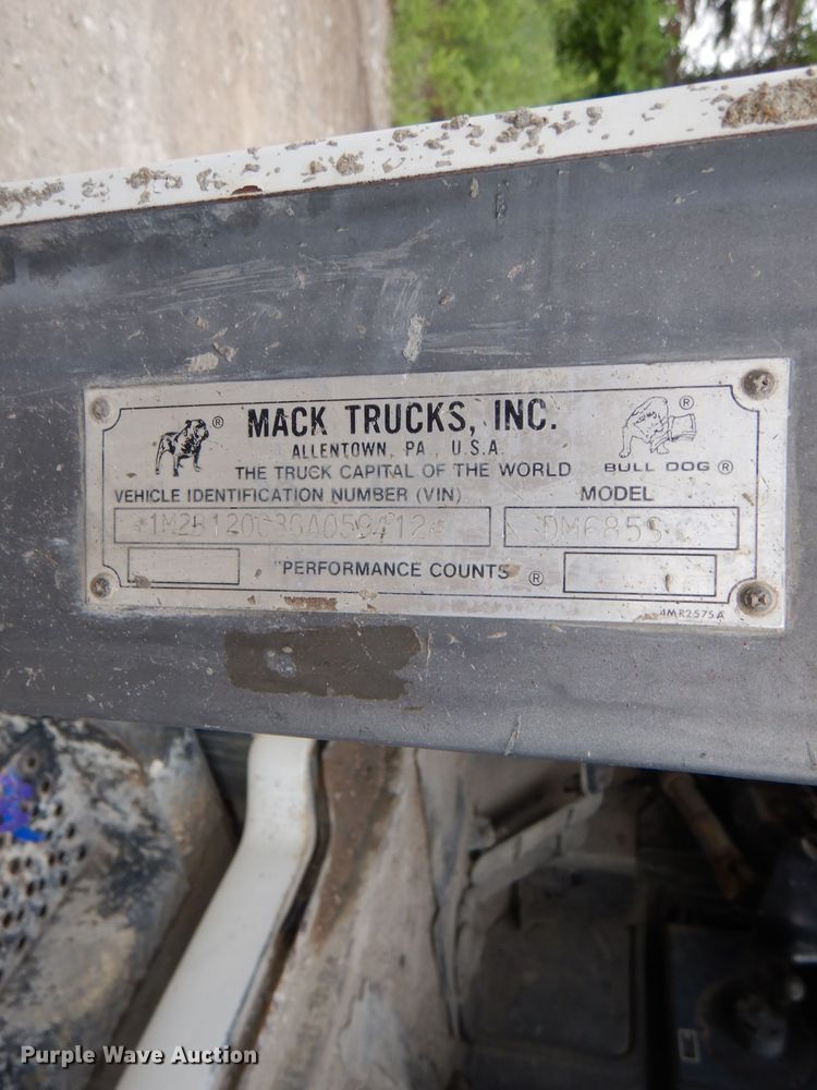 image for item DL3343 1986 Mack DM685S  ready mix truck