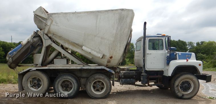 image for item DL3344 1986 Mack DM685S  ready mix truck
