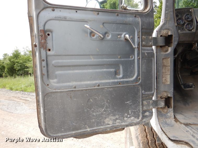 image for item DL3344 1986 Mack DM685S  ready mix truck