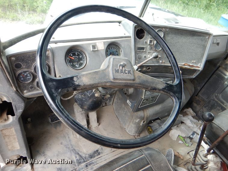 image for item DL3344 1986 Mack DM685S  ready mix truck